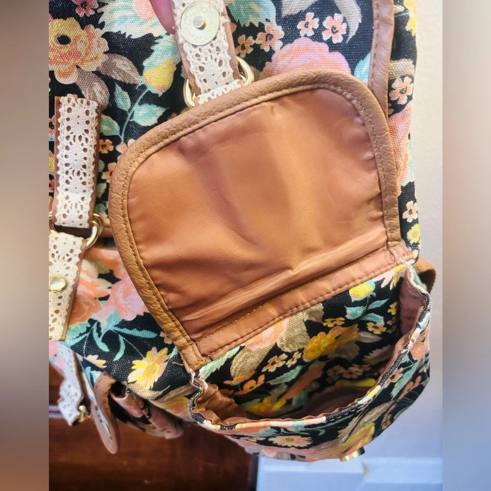 Candie’s 90s Floral Backpack